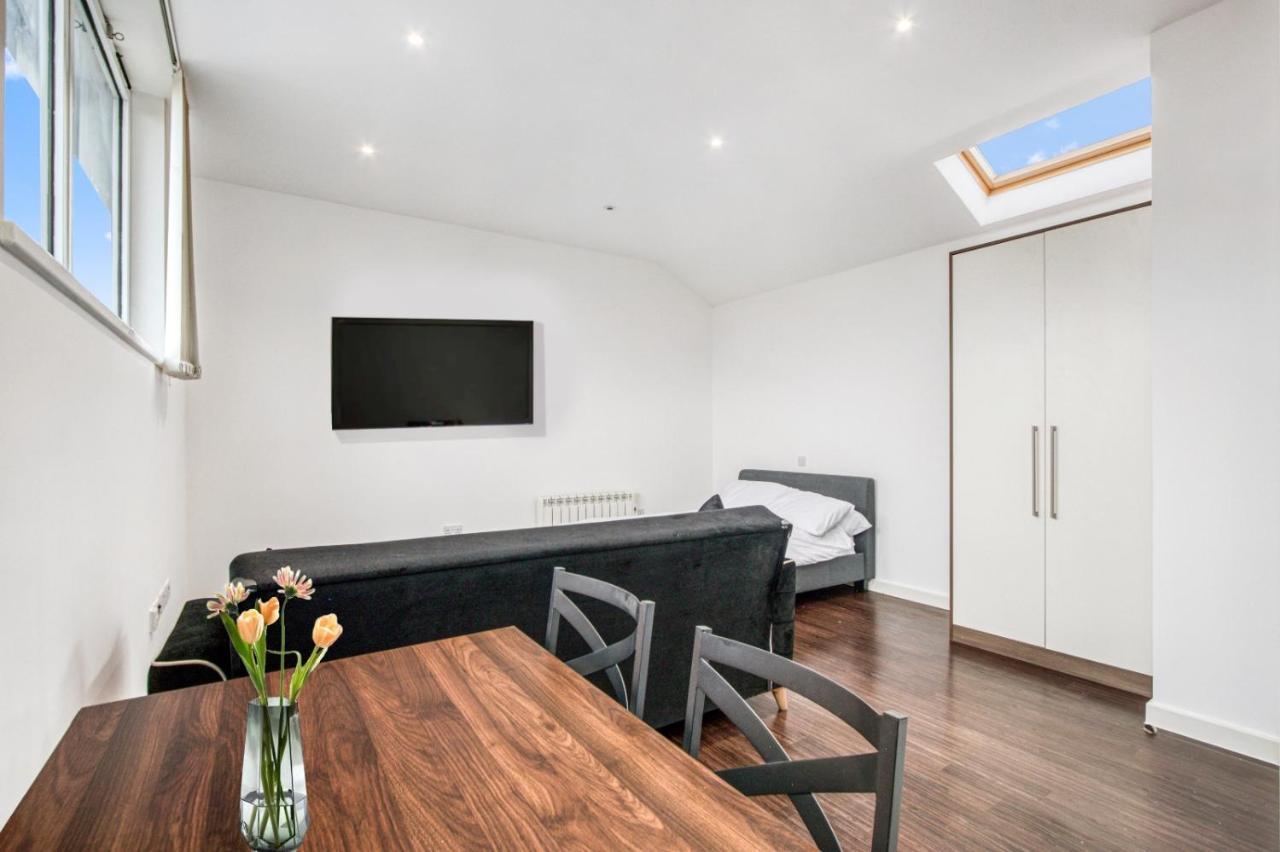 Stylish Studio By Heathrow Airport Apartment London Exterior photo